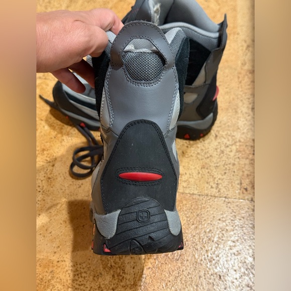 Swiss Gear Hiking Boots Men’s Size  8 Athletic Boots Thinsulate Insulation - Picture 14 of 16